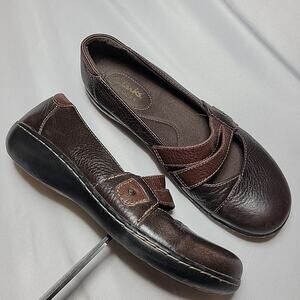 CLARKS Women's Size 6M Bendables Mary Jane Brown Leather Shoes Slip On Strap
